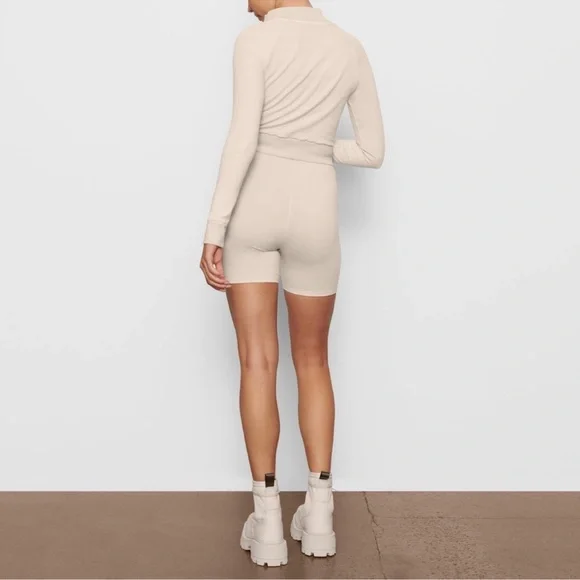 Skims Outdoor Track Jacket in Bone - Size M 🦴 - Picture 3 of 9